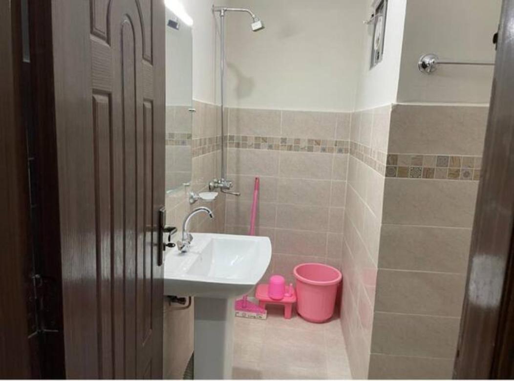 Marine Tower Apartment Rawalpindi Exterior photo